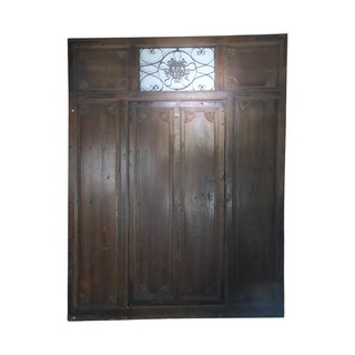 Portón Nogal 1857 Monograma Hierro