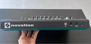 Novation Launchkey 25 MK2 Controlador MIDI USB