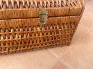 Cesta Maletín Mimbre y Madera Dorada