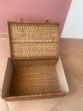 Cesta Maletín Mimbre y Madera Dorada