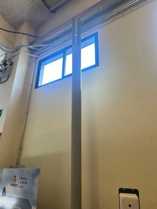 Tótem de hierro con 3 carteles 130x80