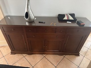 Aparador madera maciza con cristal