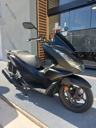 Honda PCX 125 Negra/Gris Automática