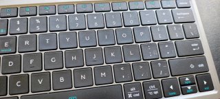 Teclado BT Portátil con Trackpad
