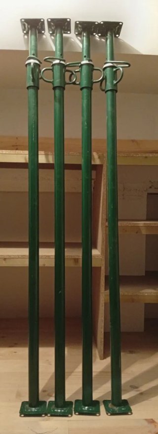 4 Puntales de obra metálicos verdes