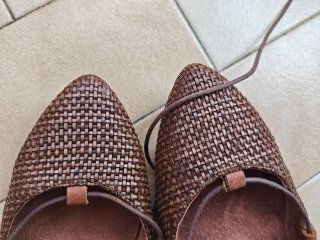 Zapatos planos de cuero trenzado y cordones
