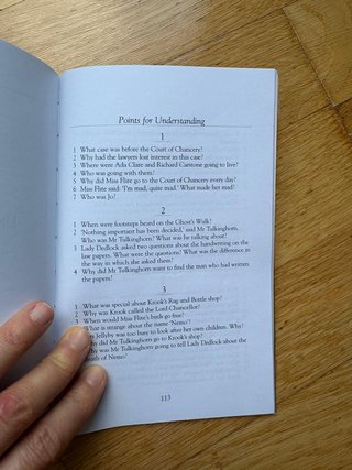 Libro lectura en ingles “Bleak house”