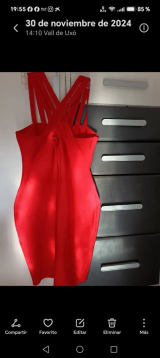 Vestido Rojo con Tirantes Cruzados. Queda precioso