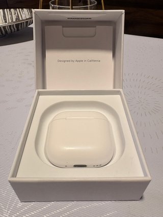 *SOLO HOY* AirPods 4 con Cancelación de Ruido