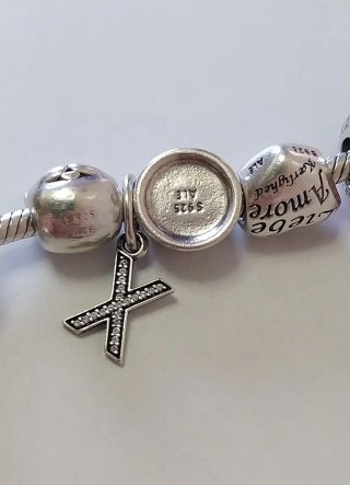 Pulsera Pandora con charms Pandora.