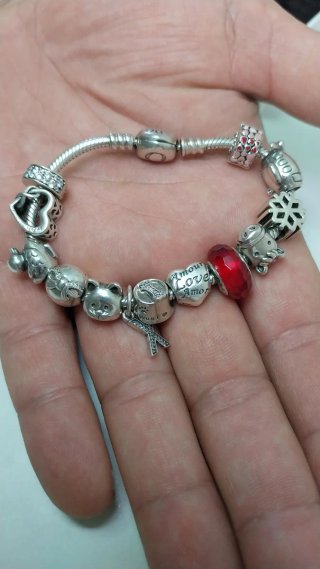Pulsera Pandora con charms Pandora.