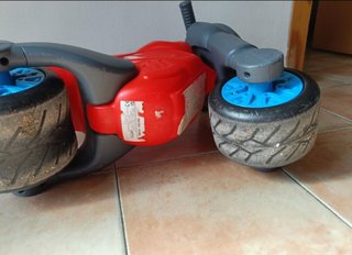 Moto correpasillos Feber Famosa Roja Infantil