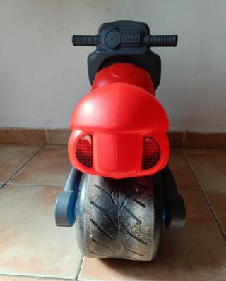 Moto correpasillos Feber Famosa Roja Infantil