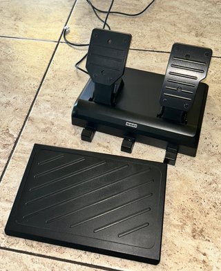 Volante HORI Apex PS5/PS4/PC + Pedales + Caja