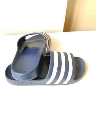 Chanclas Adidas Talla 36 Azul y Blanco