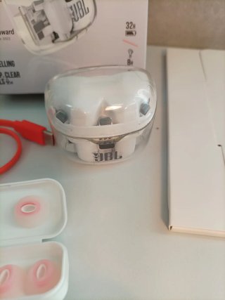 Caja de carga JBL Tune Flex Ghost - White Ghost