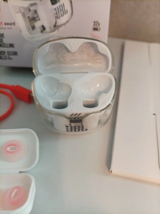 Caja de carga JBL Tune Flex Ghost - White Ghost