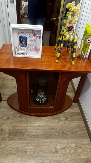 Mueble recibidor madera y cristal