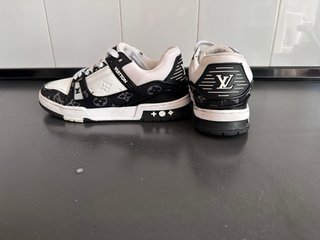 Zapatos Louis Vuitton Negros y Blancos