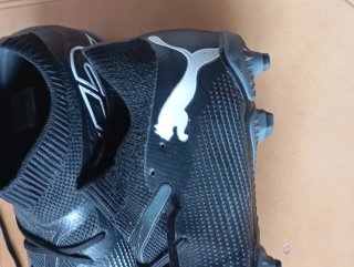 Botas de fútbol Puma Negras y Plateadas