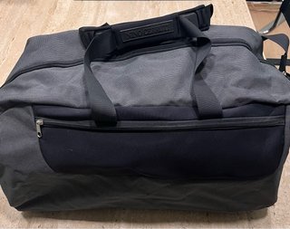 Bolsa Viajes-  Deporte. NINO CERRUTI