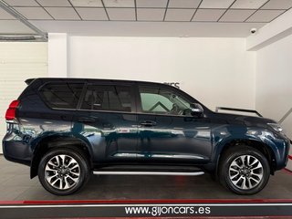 Toyota Land Cruiser 2.8 D-4D VXL AUTO (2023)