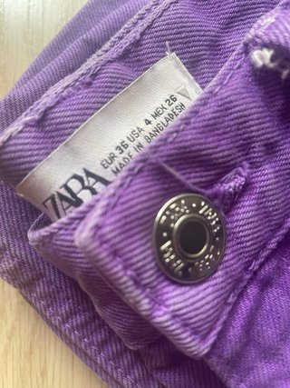 Pantalones vaqueros Zara morados talla 36