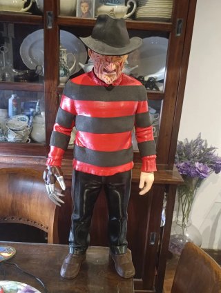 Fredy krueger Figura 80cm