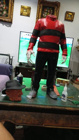 Fredy krueger Figura 80cm