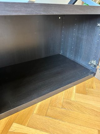 Besta estantería Ikea puertas madera cristal