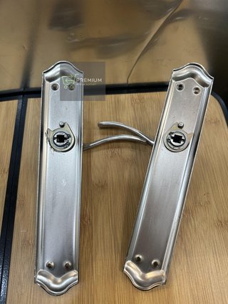 Amig – Juego de Manillas con Placa para Puerta