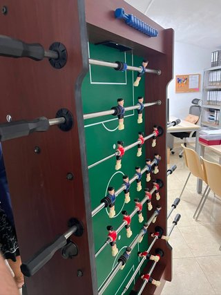 Mini futbolín en buen estado