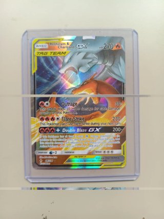 Carta Pokémon Reshiram & Charizard GX TAG TEAM