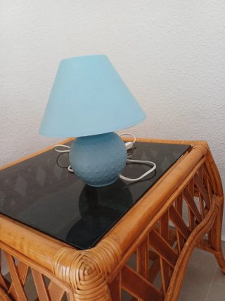 Lámpara de mesa azul