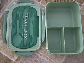 Tupper con cubiertos y compartimentos