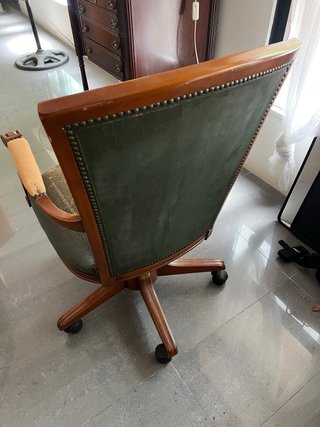 Silla de oficina estilo inglés con ruedas