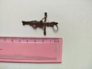 Cruz de plata con figura de Cristo