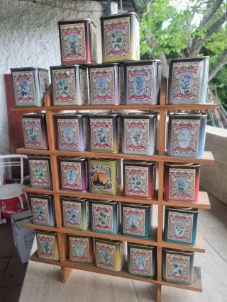 Especiero Metálico Vintage con Diseños Florales