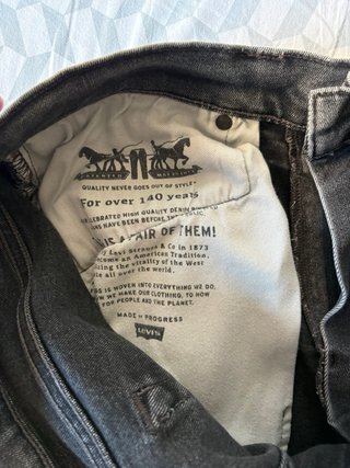Pantalón Levi's Gris
