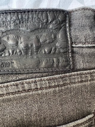 Pantalón Levi's Gris
