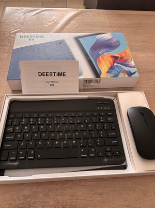 Tablet 10 pollici Android con cover grigia