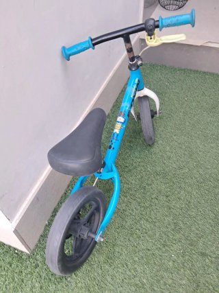 Bici sin pedales Btwin azul