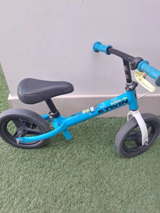 Bici sin pedales Btwin azul