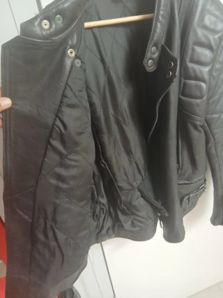 Chaqueta de piel de motorista antigua