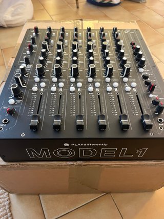 Allen&Heath MODEL1 Mixer Analogico 6 Canali