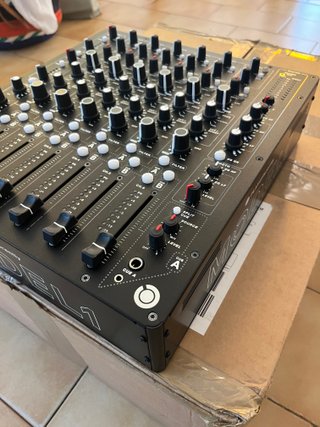 Allen&Heath MODEL1 Mixer Analogico 6 Canali