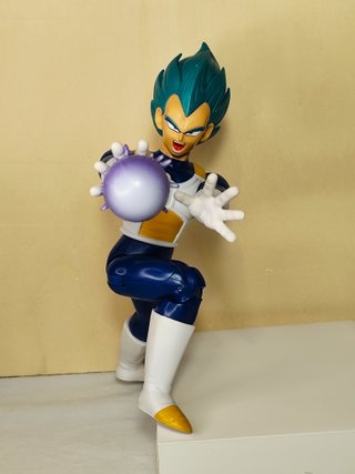 Figura Vegeta Dragon Ball Z Super Saiyan Blue 18cm