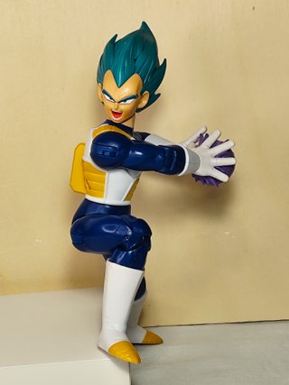 Figura Vegeta Dragon Ball Z Super Saiyan Blue 18cm