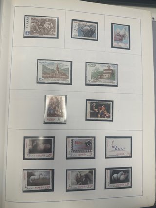 Álbum de Sellos de Correo Faltan 42 paginas mas