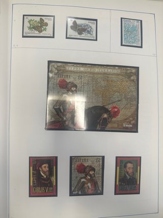 Álbum de Sellos de Correo Faltan 42 paginas mas